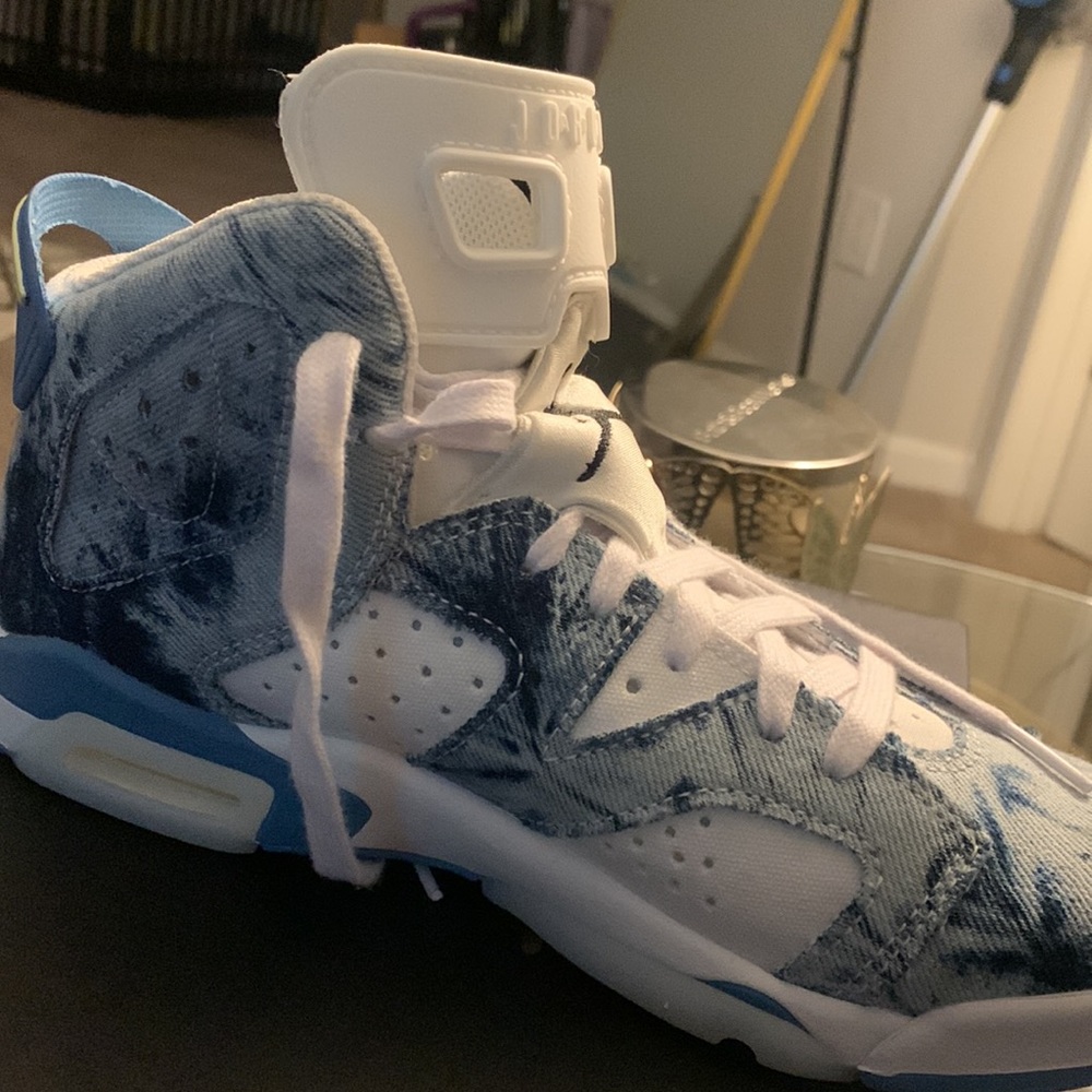 Nike Air Jordan 6 Retro